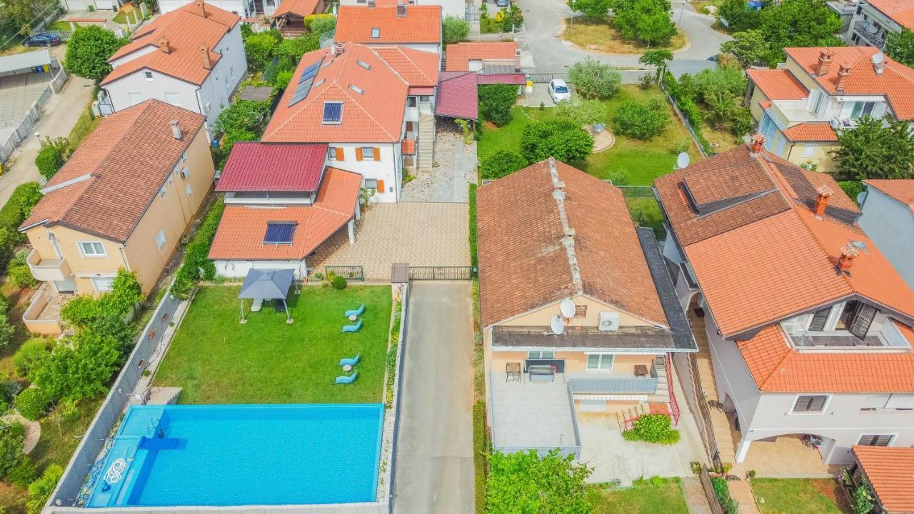 Pension Nina Умаг Экстерьер фото